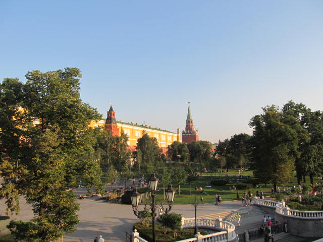 Вечер в Москве на Манеже. Август 2013. История московского Кремля. Вчера, сегодня и завтра. Гордость и слава России. Автор фото председатель НСНБР А.Г.Огнивцев.